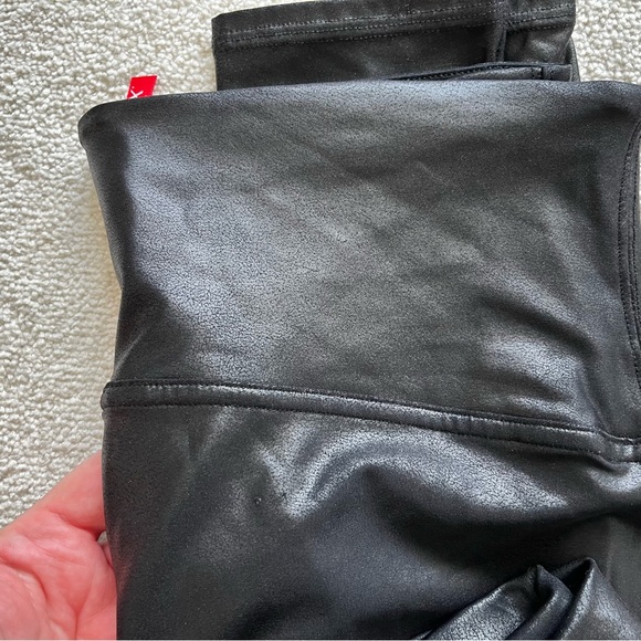 SPANX FAUX LEATHER LEGGINGS SIZE XL STYLISH CHIC MODERN MINIMALIST CONTEMPORARY - Picture 5 of 9